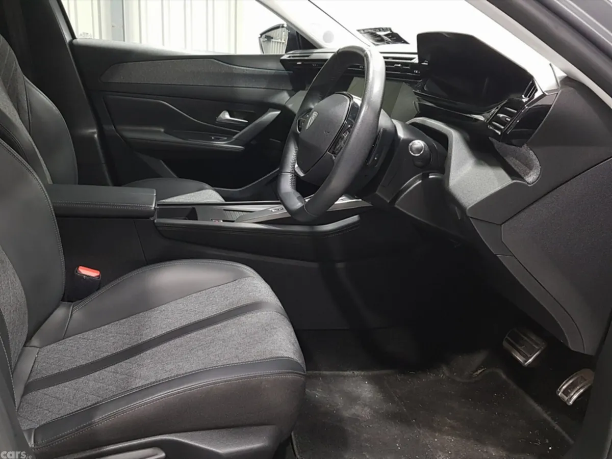 Peugeot 408 Hatchback, Petrol, 2023, Grey