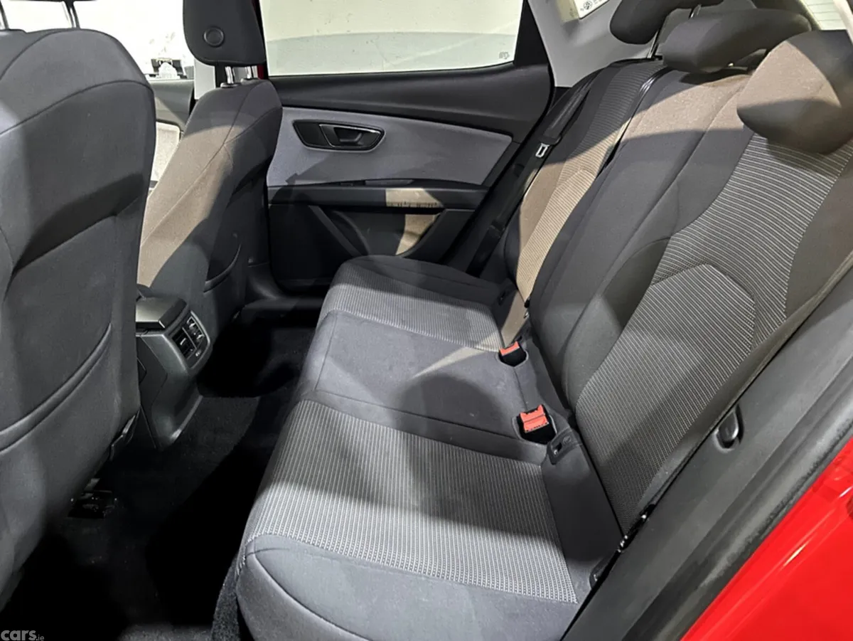 SEAT Leon Hatchback, Diesel, 2020, Red