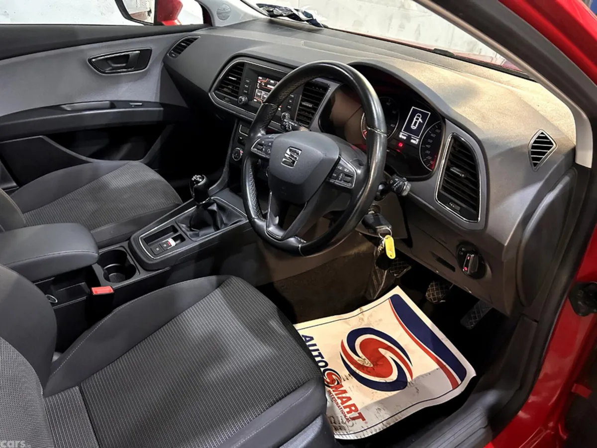 SEAT Leon Hatchback, Diesel, 2020, Red