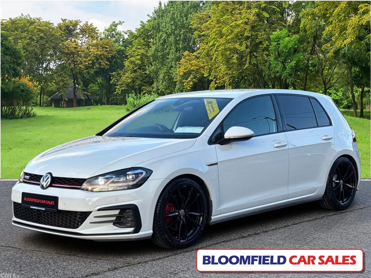 Volkswagen Golf Hatchback, Petrol, 2017, White