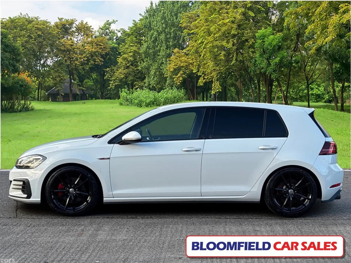 Volkswagen Golf Hatchback, Petrol, 2017, White