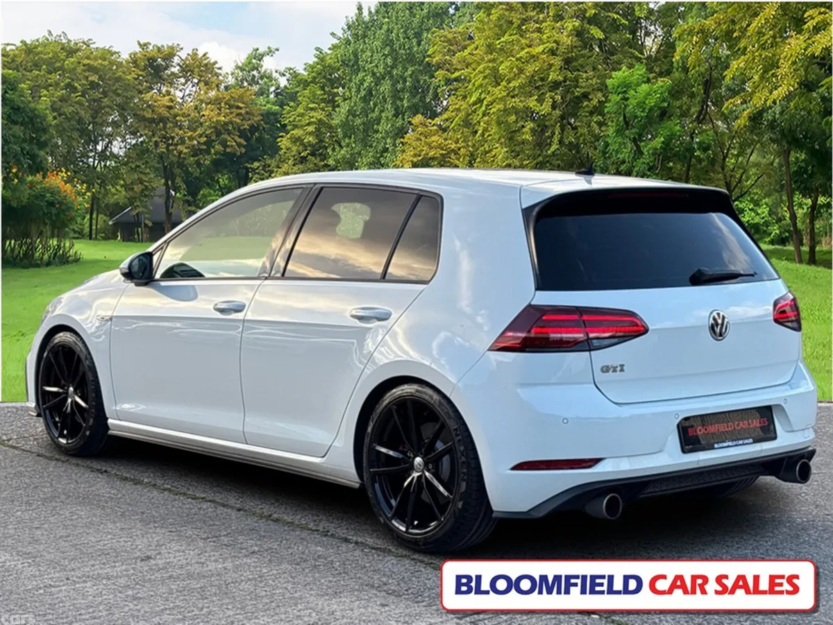 Volkswagen Golf Hatchback, Petrol, 2017, White