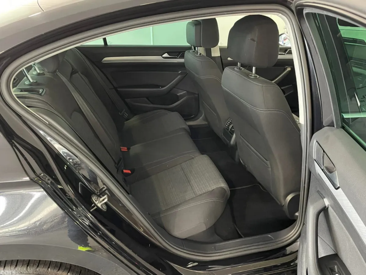 Volkswagen Passat Saloon, Diesel, 2020, Black