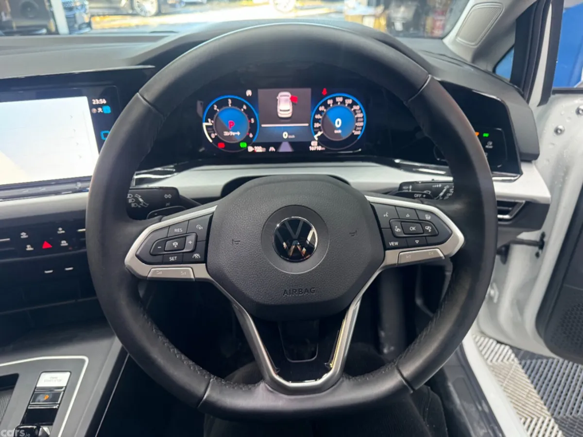 Volkswagen Golf Hatchback, Diesel, 2023, White