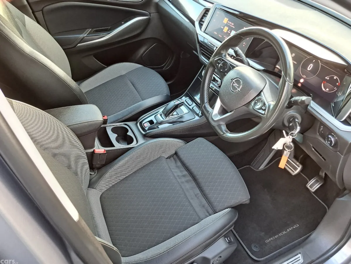 Opel Grandland SUV, Diesel, 2023, Grey
