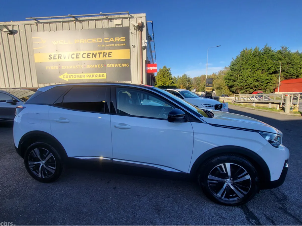 Peugeot 3008 Hatchback, Petrol, 2017, White