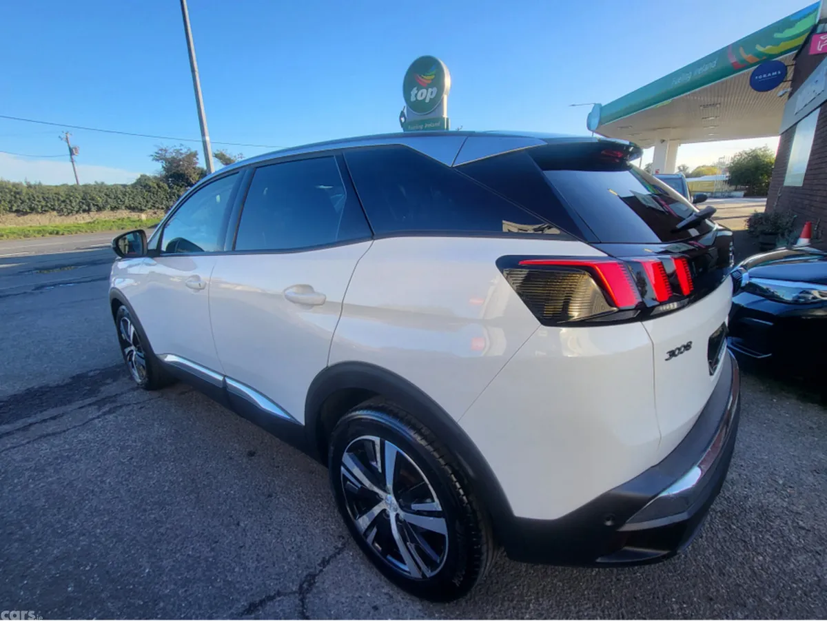 Peugeot 3008 Hatchback, Petrol, 2017, White