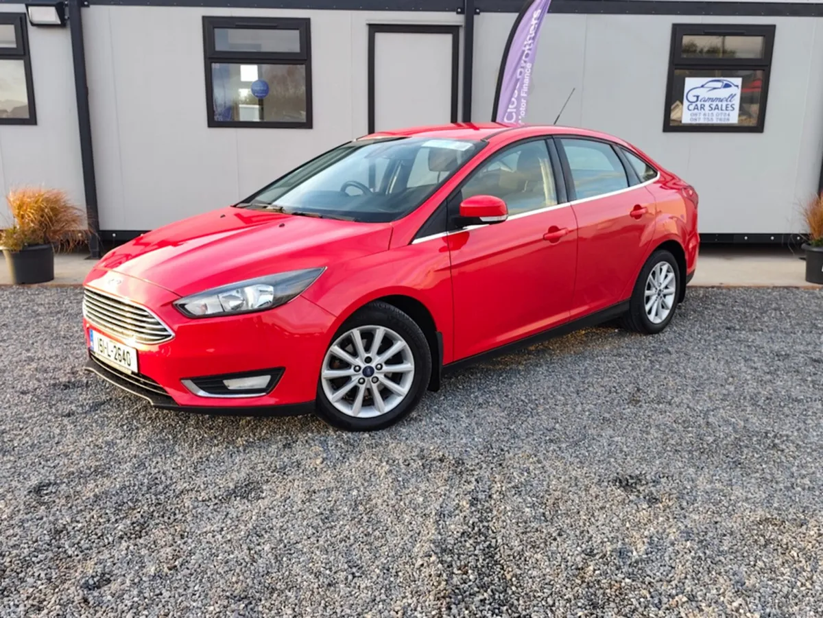 Ford Focus Saloon, Diesel, 2015, Red