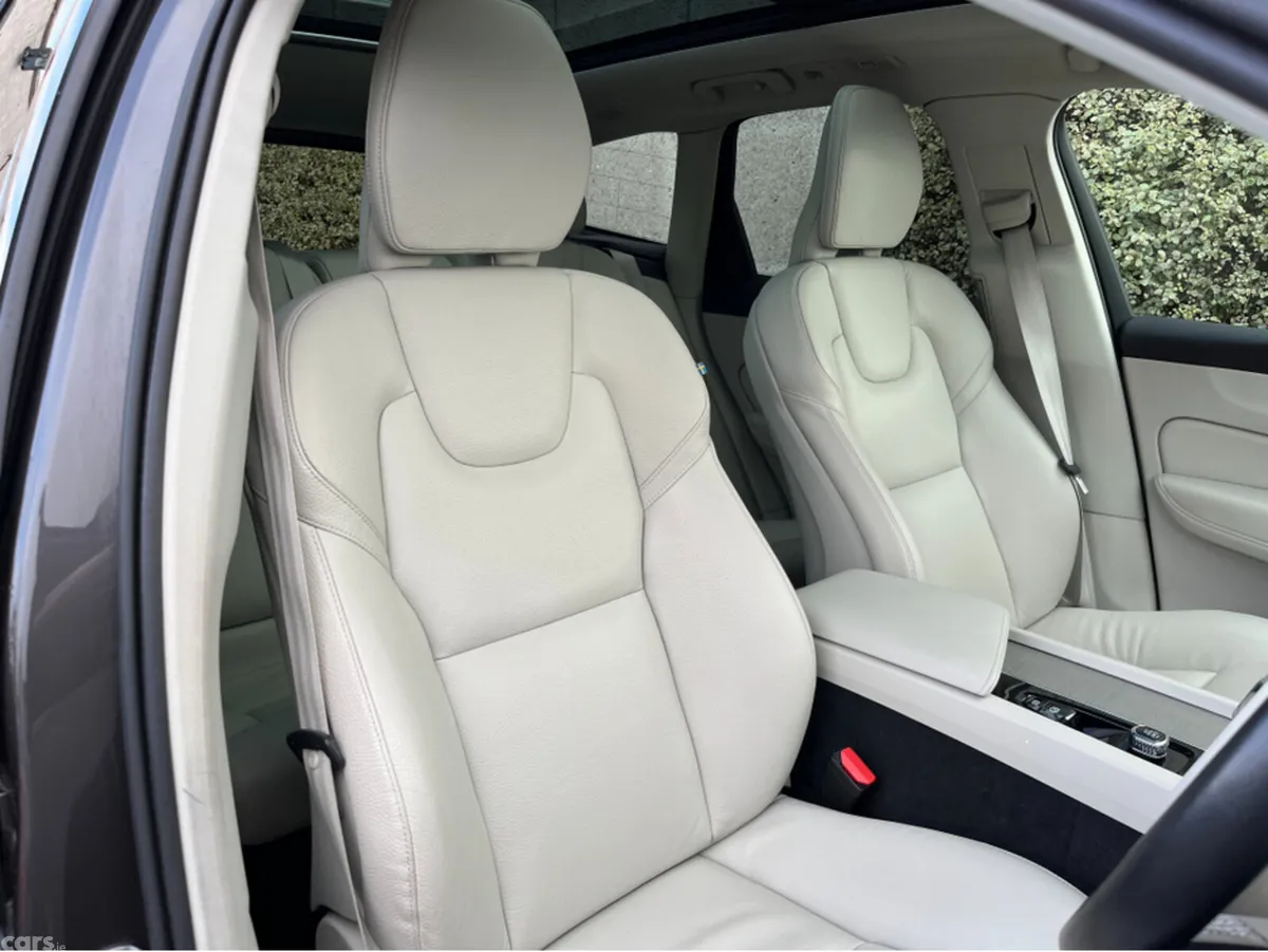 Volvo XC60 SUV, Petrol Plug-in Hybrid, 2024, Grey