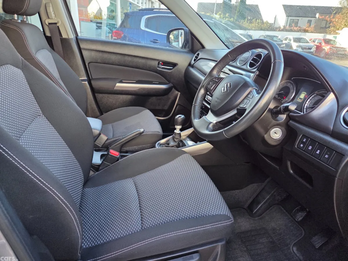 Suzuki Vitara SUV, Petrol, 2024, Grey