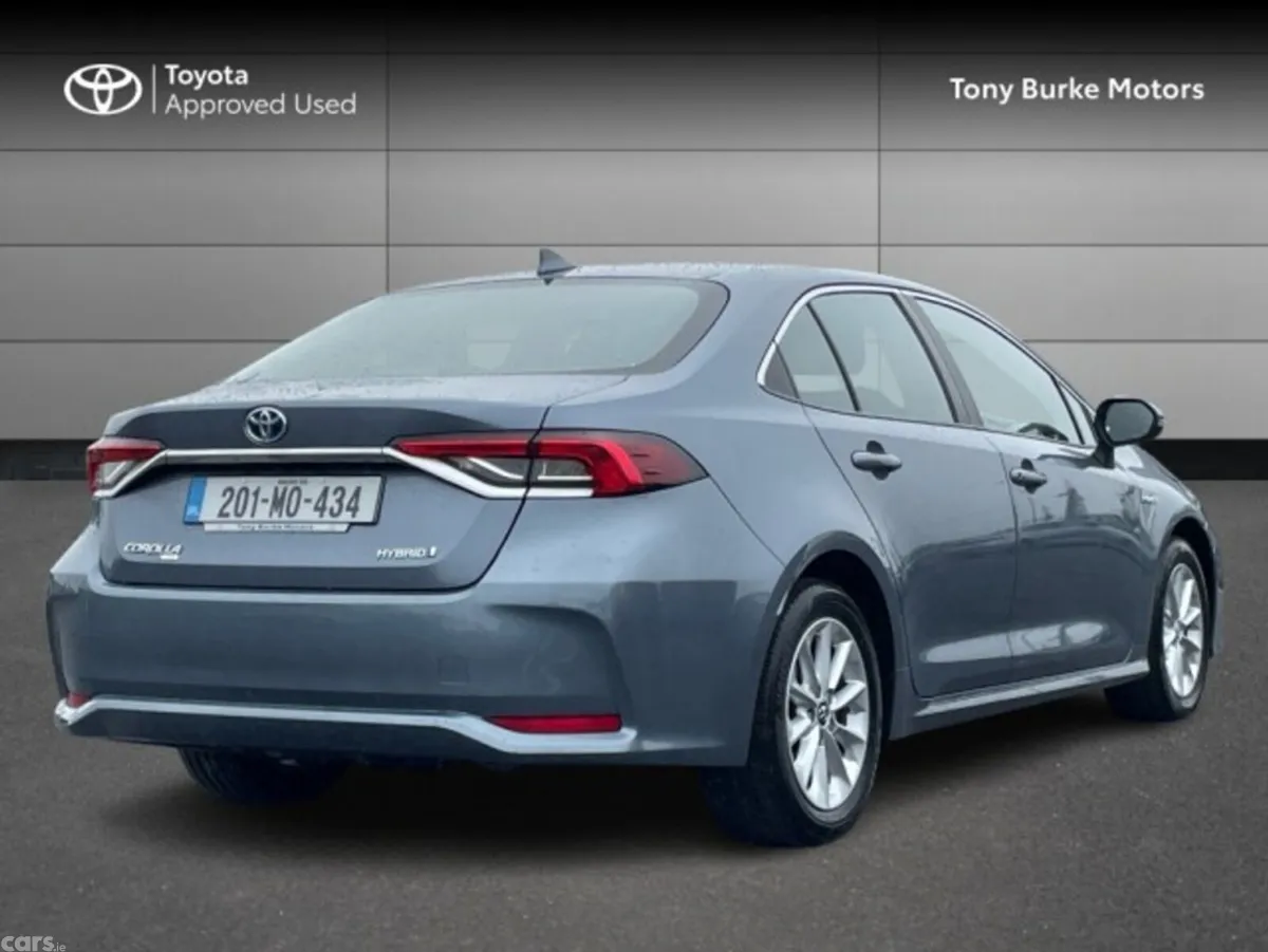 Toyota Corolla Saloon, Petrol Hybrid, 2020, Grey