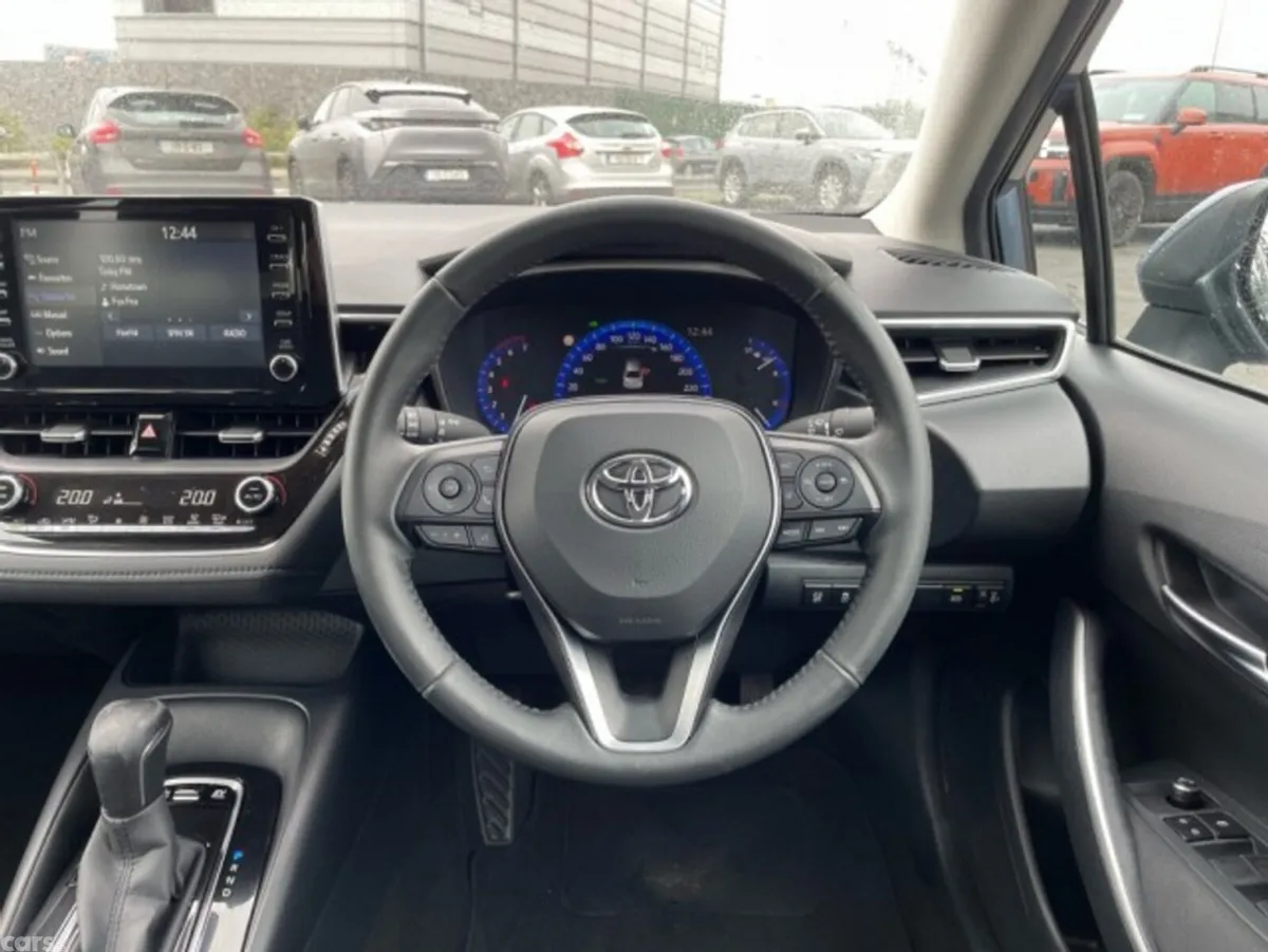 Toyota Corolla Saloon, Petrol Hybrid, 2020, Grey
