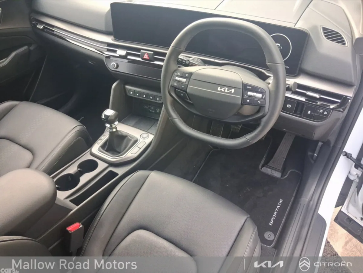 Kia Sportage MPV, Diesel Hybrid, 2026, White