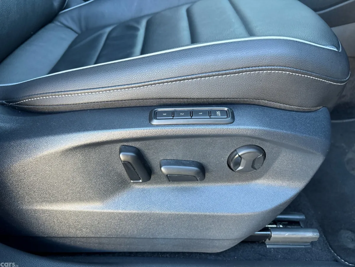 Volkswagen Tiguan SUV, Petrol Plug-in Hybrid, 2023, Grey