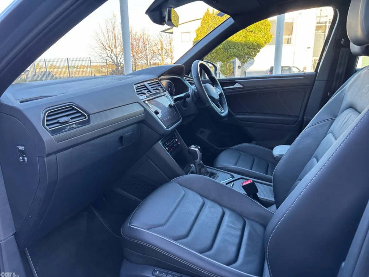 Volkswagen Tiguan SUV, Petrol Plug-in Hybrid, 2023, Grey