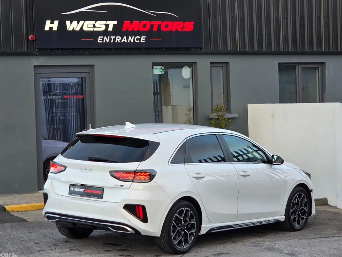 Kia Ceed Hatchback, Diesel, 2023, White