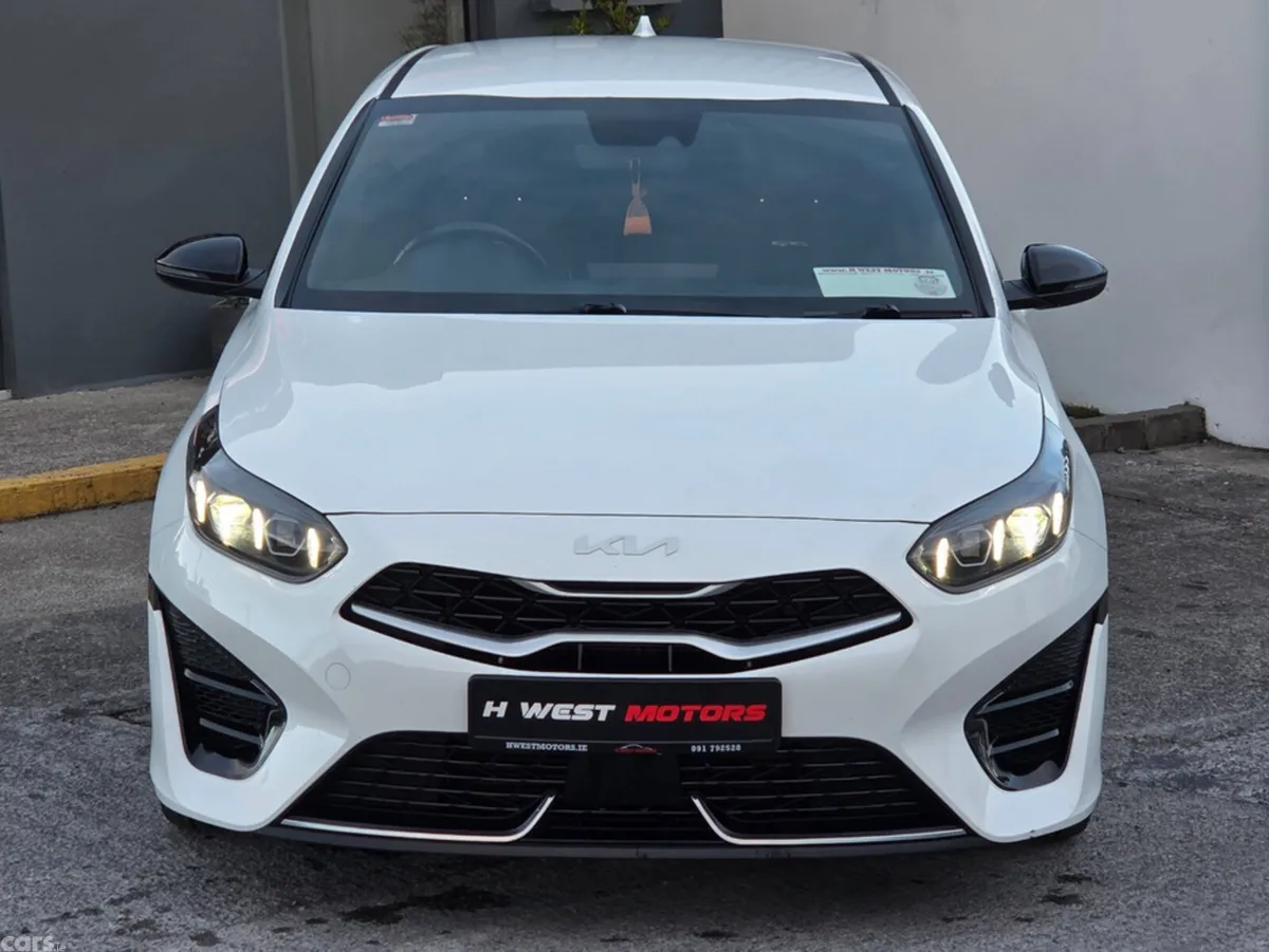 Kia Ceed Hatchback, Diesel, 2023, White