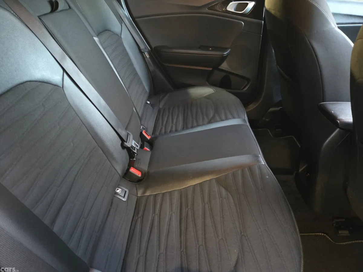 Kia Ceed Hatchback, Diesel, 2023, White