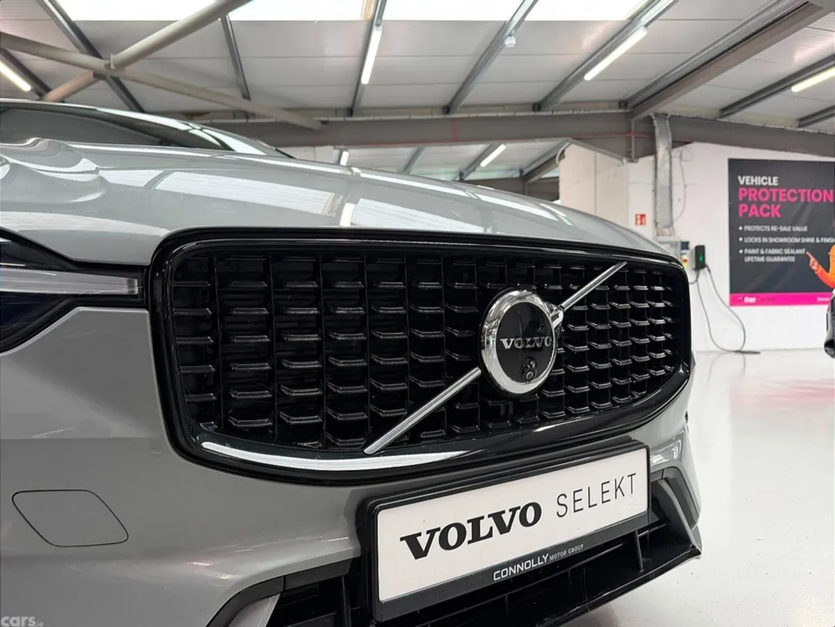Volvo XC60 SUV, Petrol Plug-in Hybrid, 2024, Grey