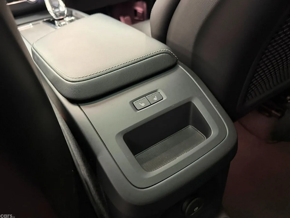Volvo XC60 SUV, Petrol Plug-in Hybrid, 2024, Grey