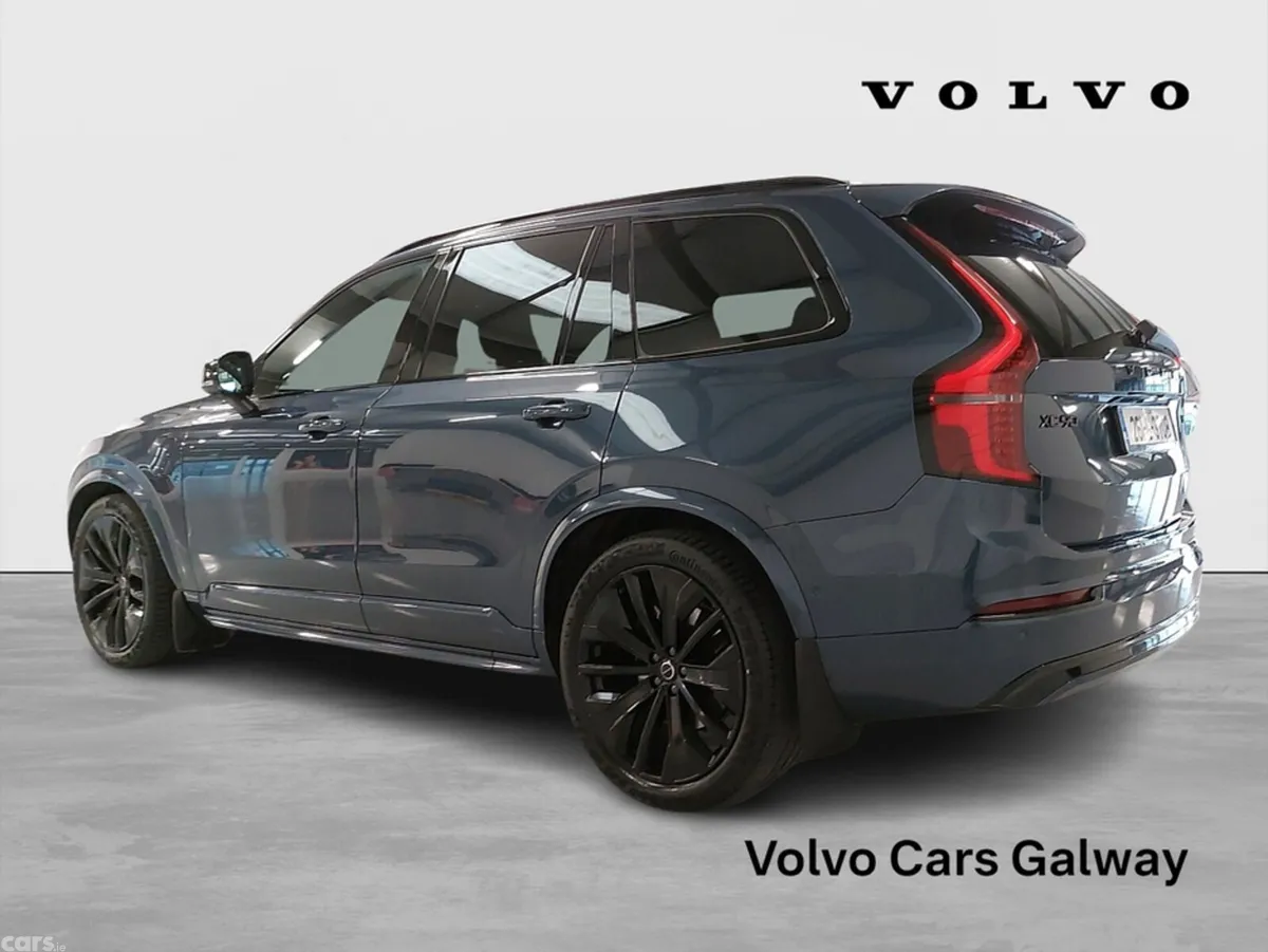 Volvo XC90 SUV, Petrol Plug-in Hybrid, 2026, Blue