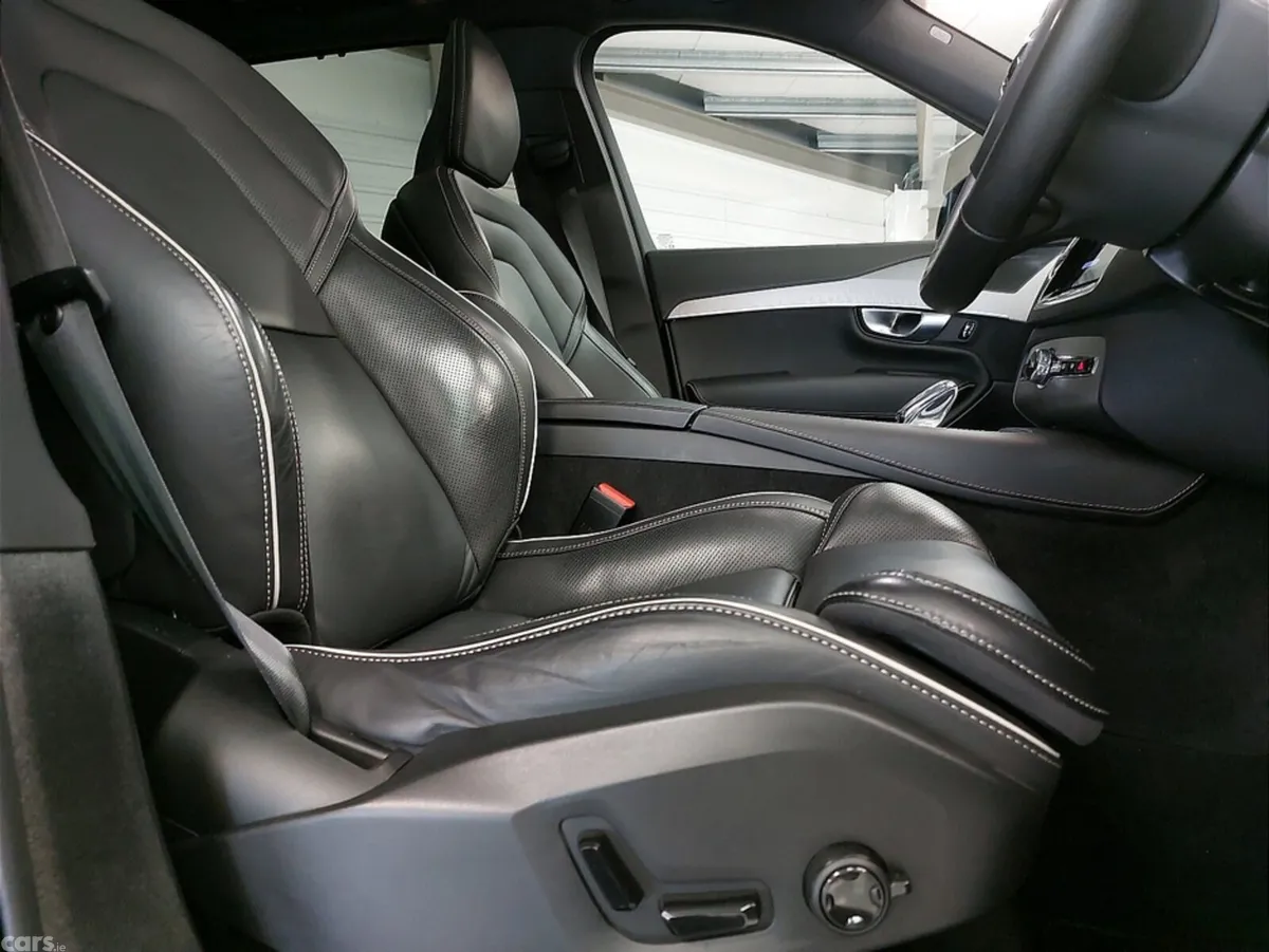 Volvo XC90 Estate, Petrol Plug-in Hybrid, 2024, Grey