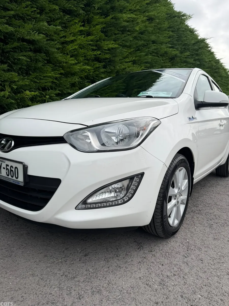 Hyundai i20 Hatchback, Diesel, 2014, White