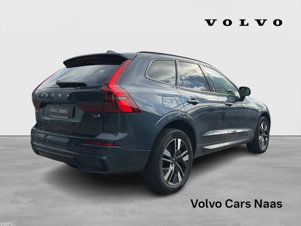 Volvo XC60 SUV, Petrol Plug-in Hybrid, 2026, Blue
