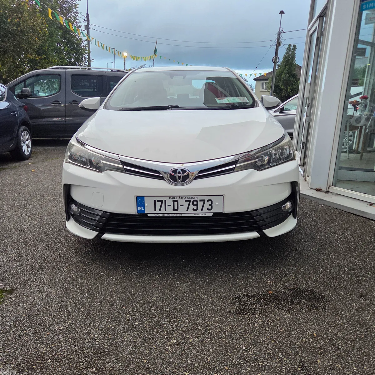 Toyota Corolla Saloon, Petrol, 2017, White