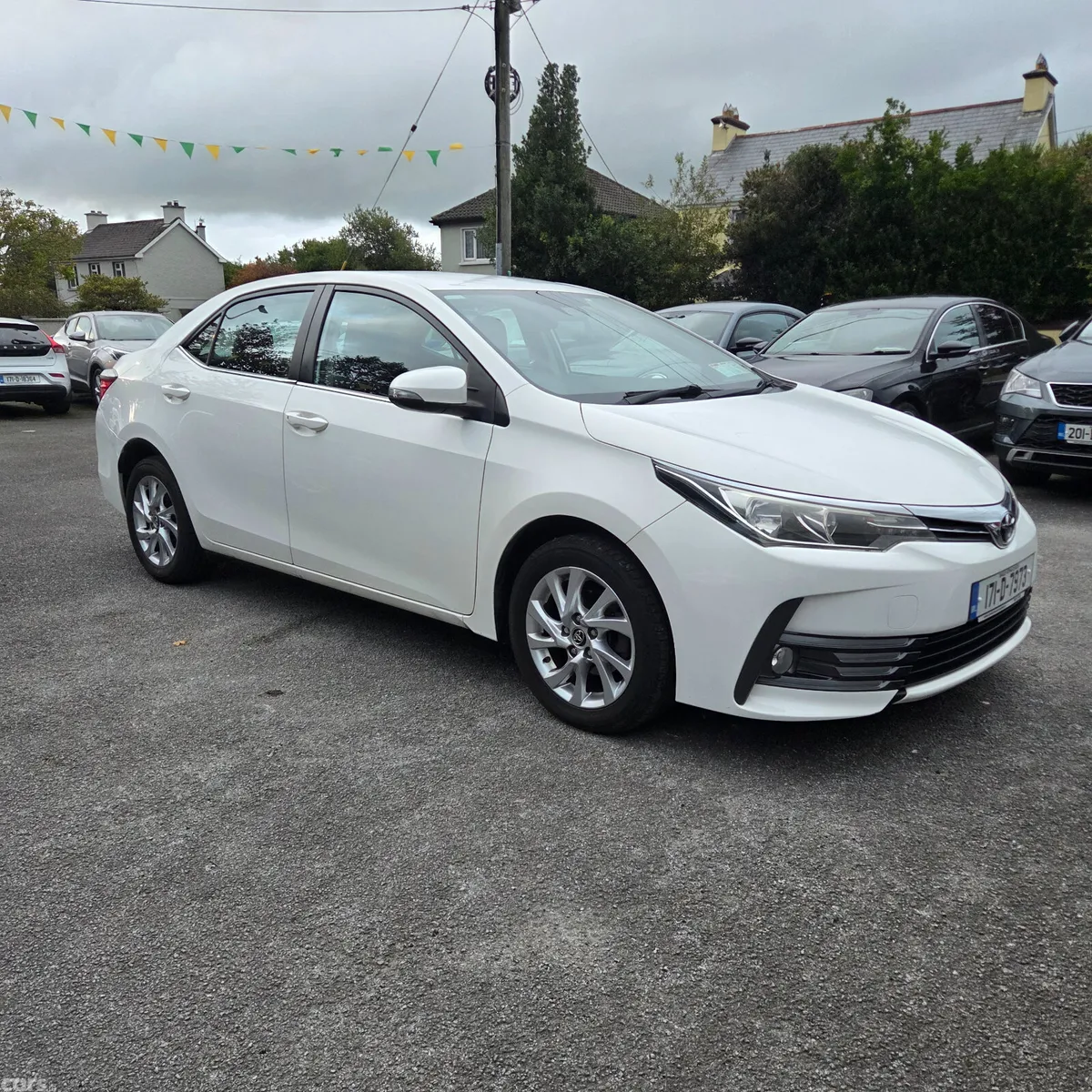 Toyota Corolla Saloon, Petrol, 2017, White