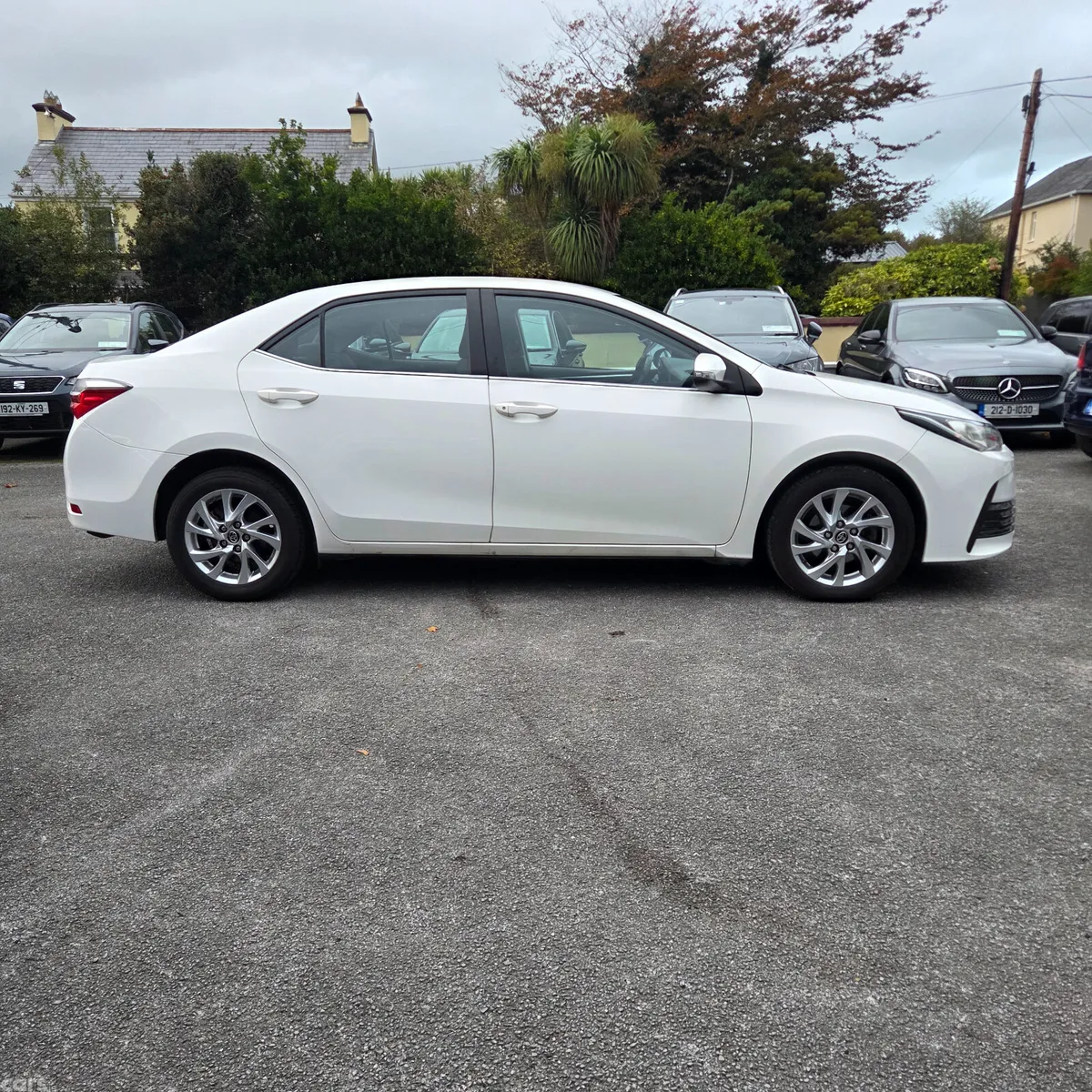 Toyota Corolla Saloon, Petrol, 2017, White