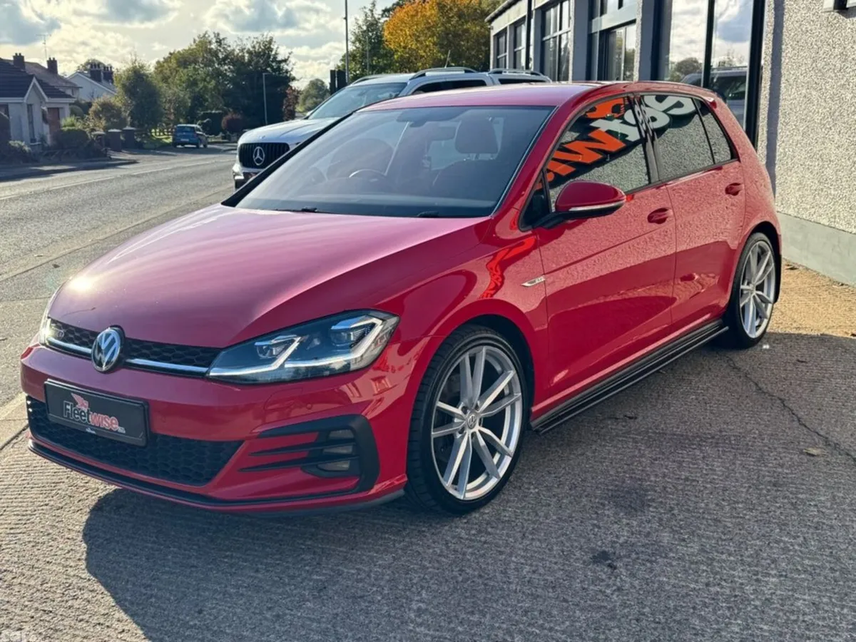 Volkswagen Golf Hatchback, Diesel, 2017, Red