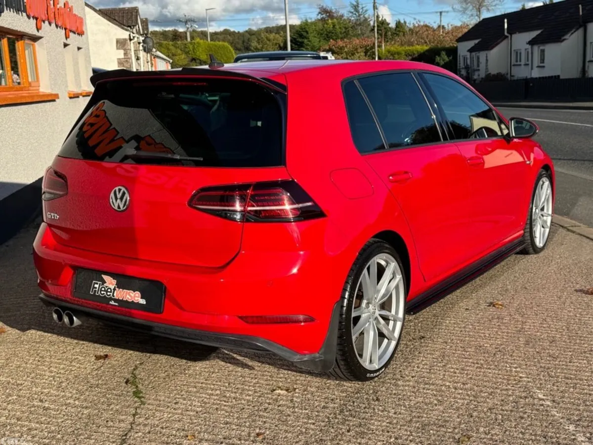 Volkswagen Golf Hatchback, Diesel, 2017, Red