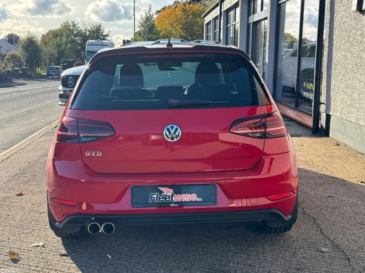 Volkswagen Golf Hatchback, Diesel, 2017, Red