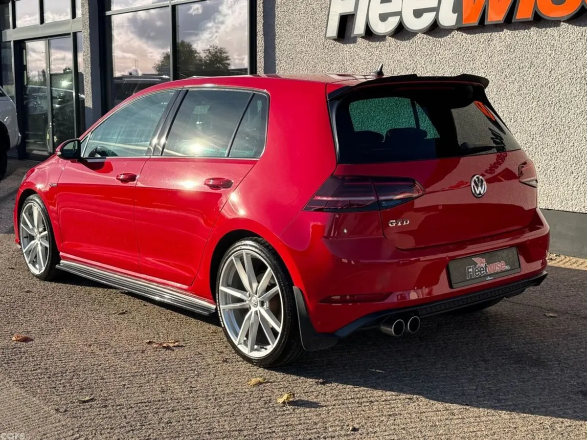 Volkswagen Golf Hatchback, Diesel, 2017, Red