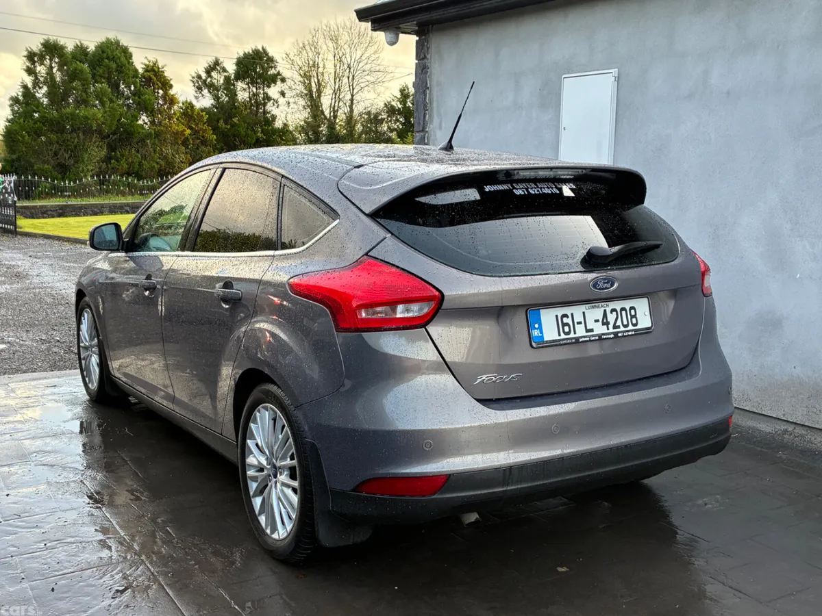 Ford Focus Hatchback, Diesel, 2016, Brown