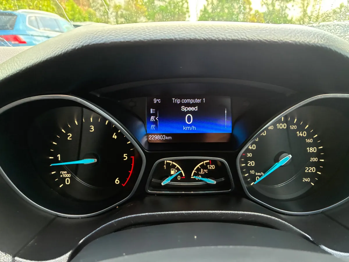 Ford Focus Hatchback, Diesel, 2016, Brown