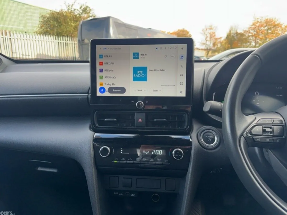 Toyota Yaris Cross Hatchback, Petrol Hybrid, 2025, Grey