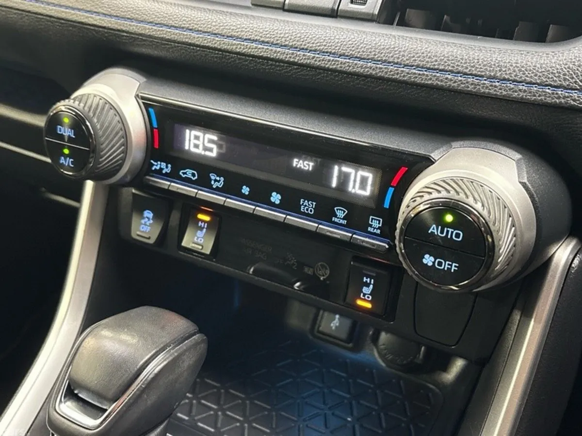 Toyota RAV4 SUV, Petrol Hybrid, 2022, White