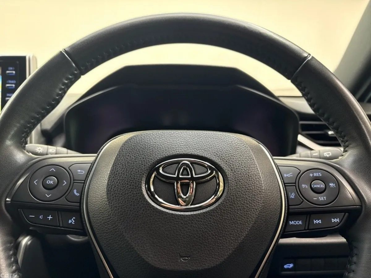 Toyota RAV4 SUV, Petrol Hybrid, 2022, White