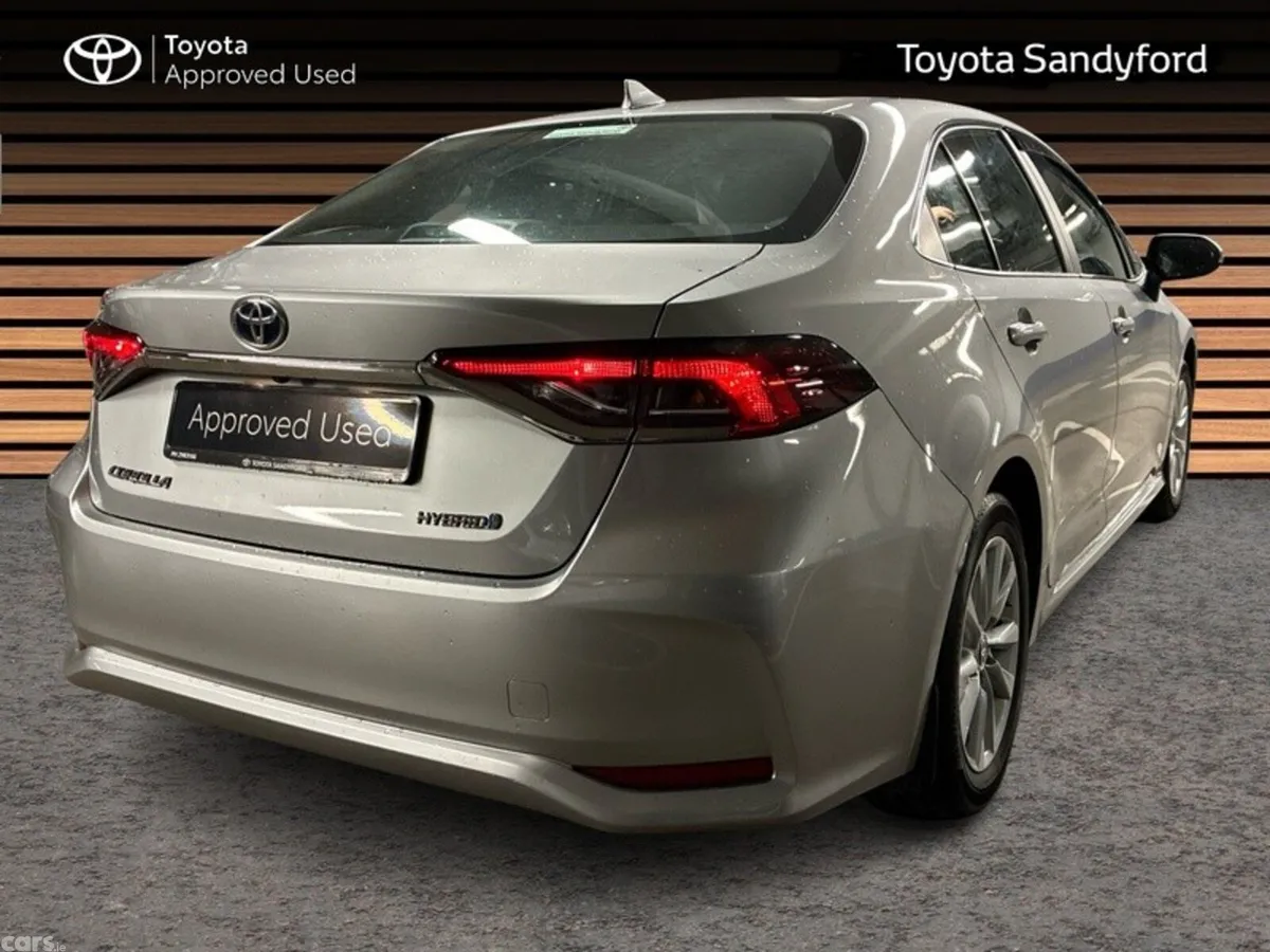 Toyota Corolla Saloon, Petrol Hybrid, 2024, Silver