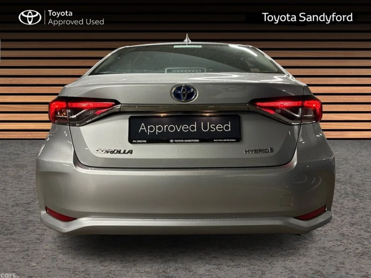 Toyota Corolla Saloon, Petrol Hybrid, 2024, Silver