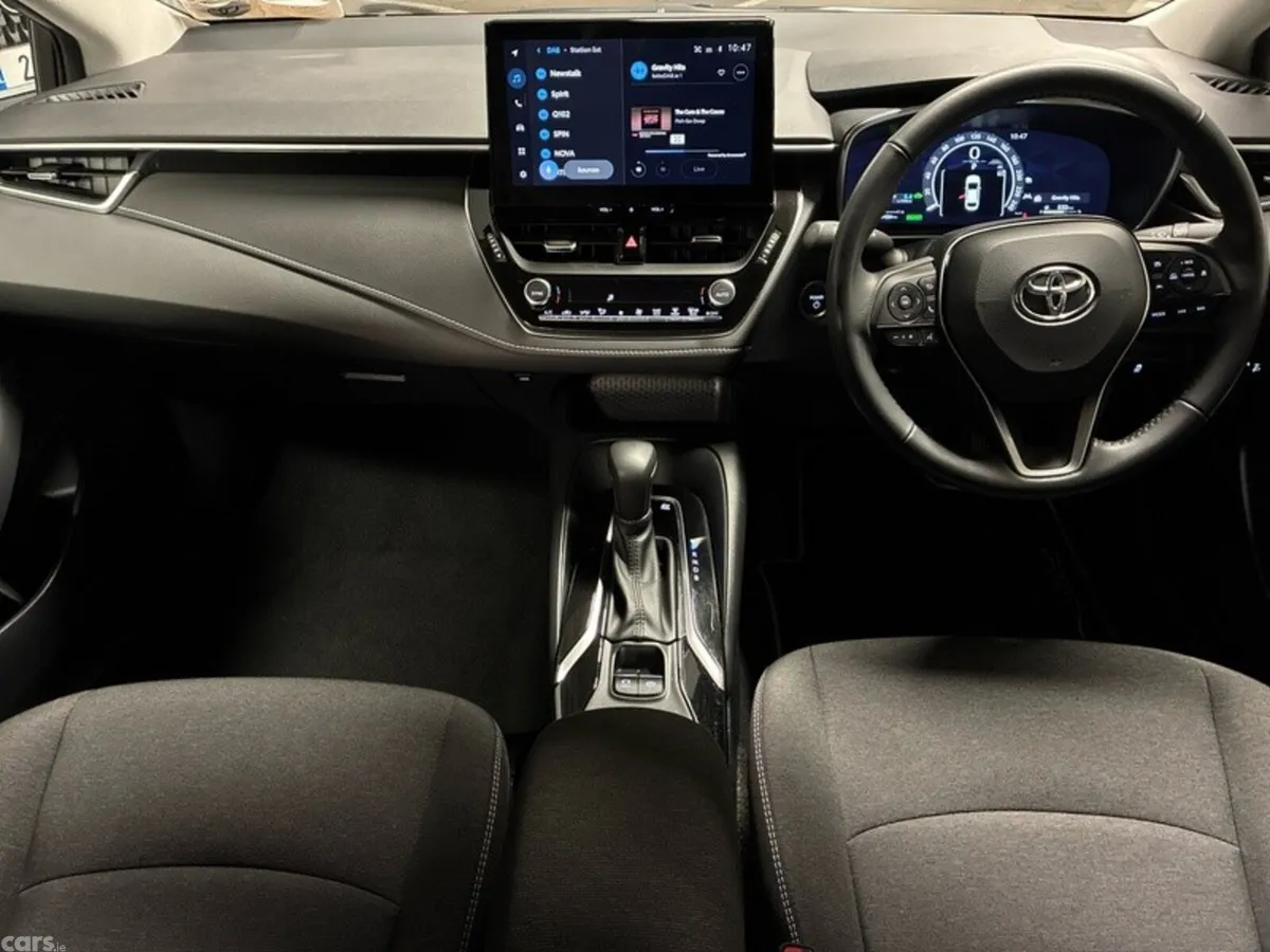 Toyota Corolla Saloon, Petrol Hybrid, 2024, Silver