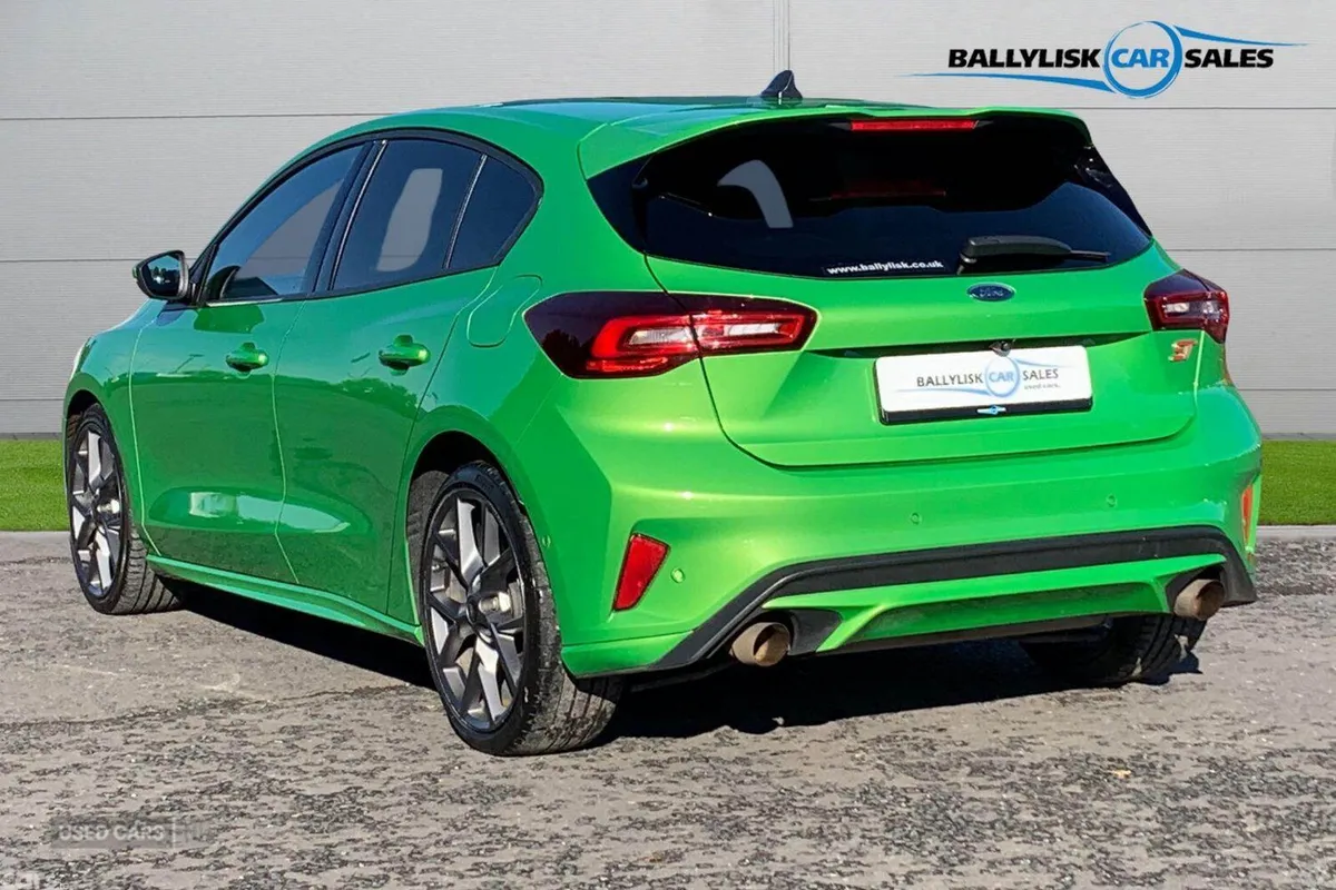 Ford Focus Hatchback, Petrol, 2023, Green