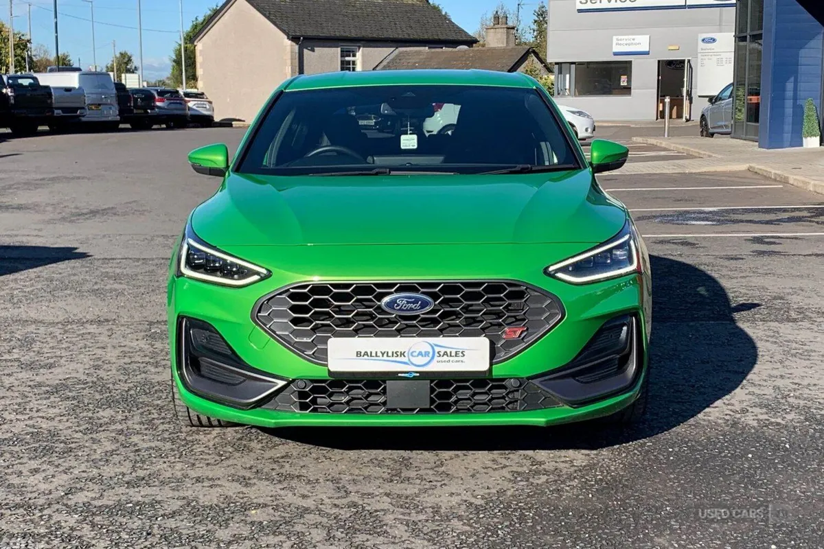 Ford Focus Hatchback, Petrol, 2023, Green