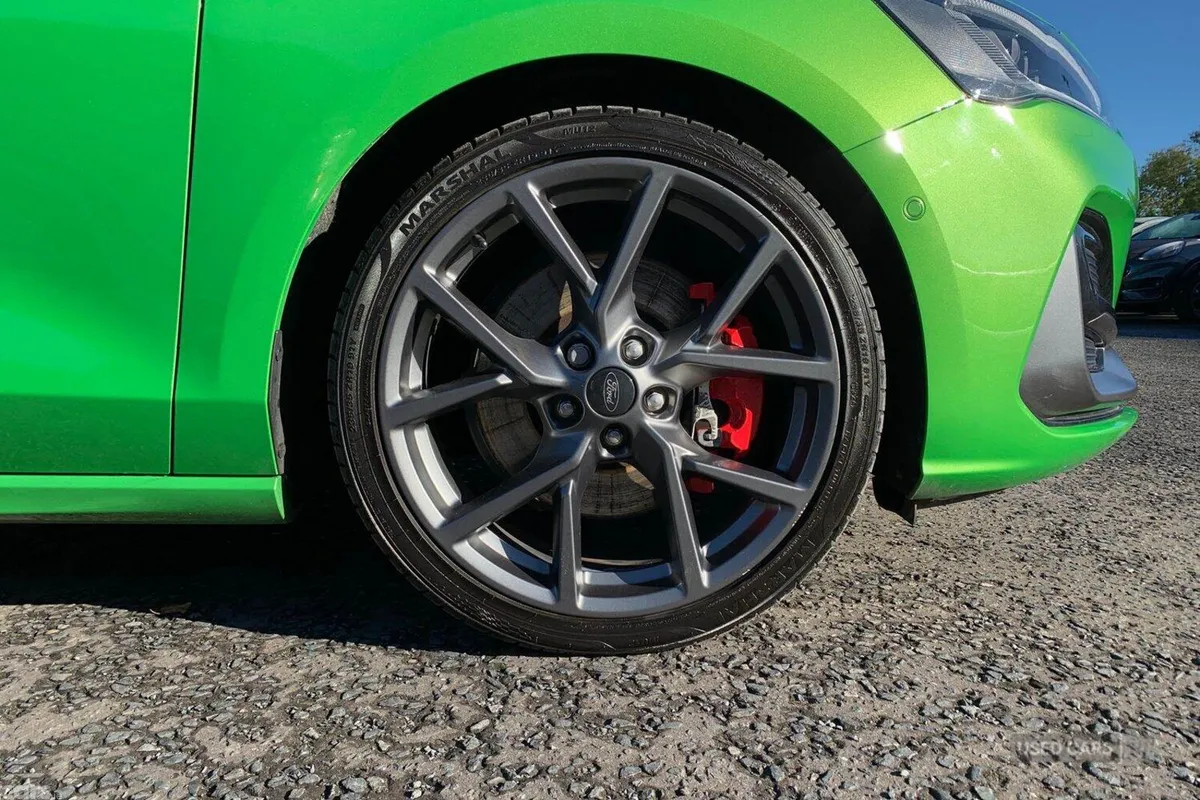 Ford Focus Hatchback, Petrol, 2023, Green