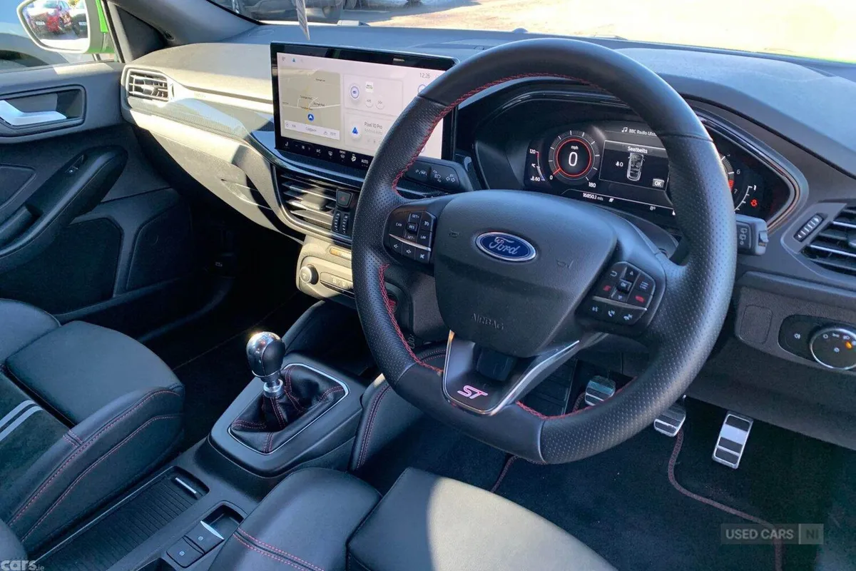 Ford Focus Hatchback, Petrol, 2023, Green