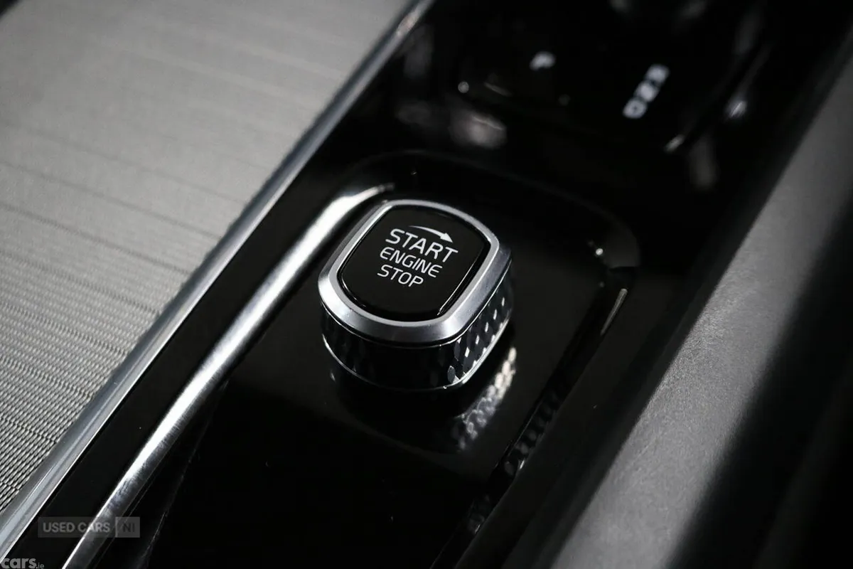 Volvo XC60 SUV, Petrol Hybrid, 2025, Grey