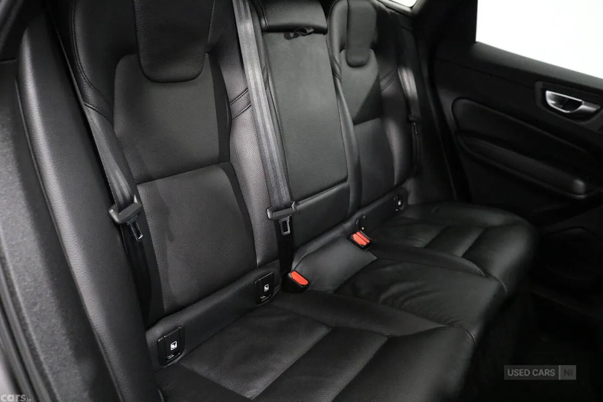 Volvo XC60 SUV, Petrol Hybrid, 2025, Grey