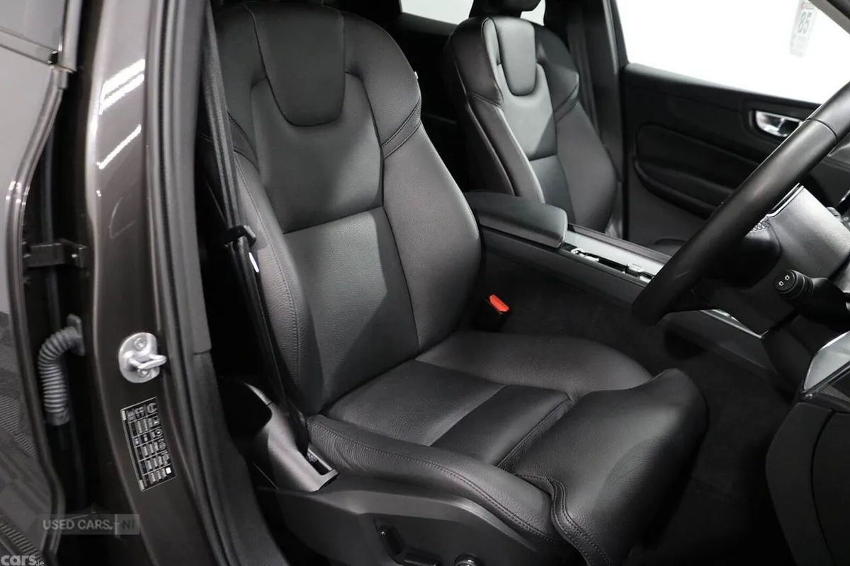 Volvo XC60 SUV, Petrol Hybrid, 2025, Grey